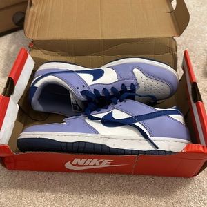 Dunk low blueberry size 8.
